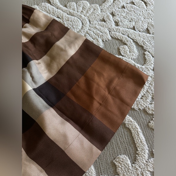 SILK CHECK BURBERRY SHORTS WOMENS Size 2 US - Picture 11 of 11